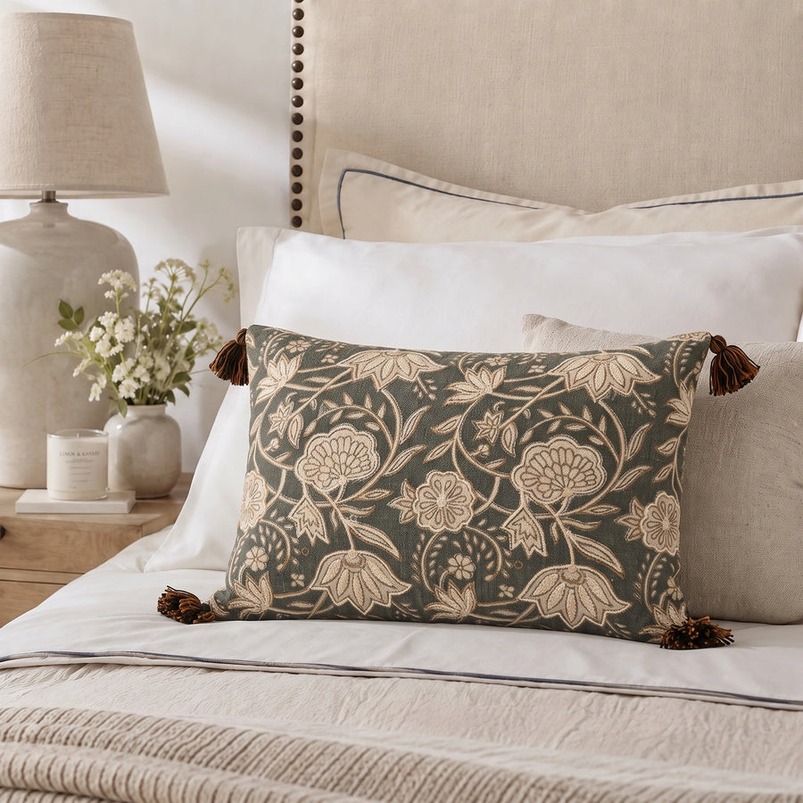 Elaris Vintage Floral Cushion Cover